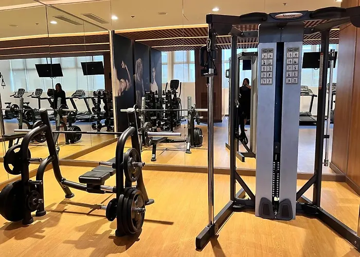 Parkwest Mckinley - 1 Bedroom Fully Furnished Manila