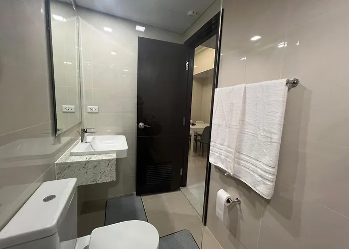 Parkwest Mckinley - 1 Bedroom Fully Furnished * Manila