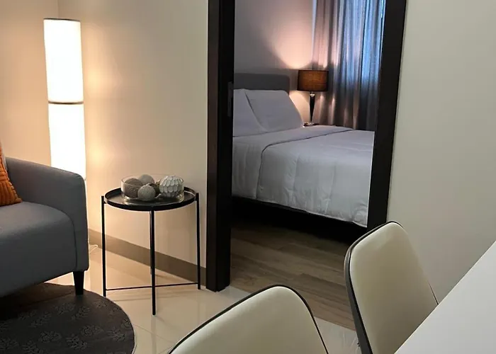 Parkwest Mckinley - 1 Bedroom Fully Furnished Apartamento