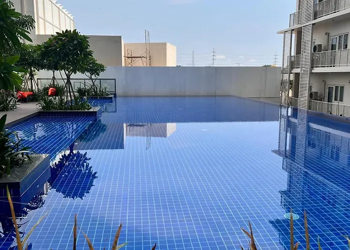 Parkwest Mckinley - 1 Bedroom Fully Furnished Manila